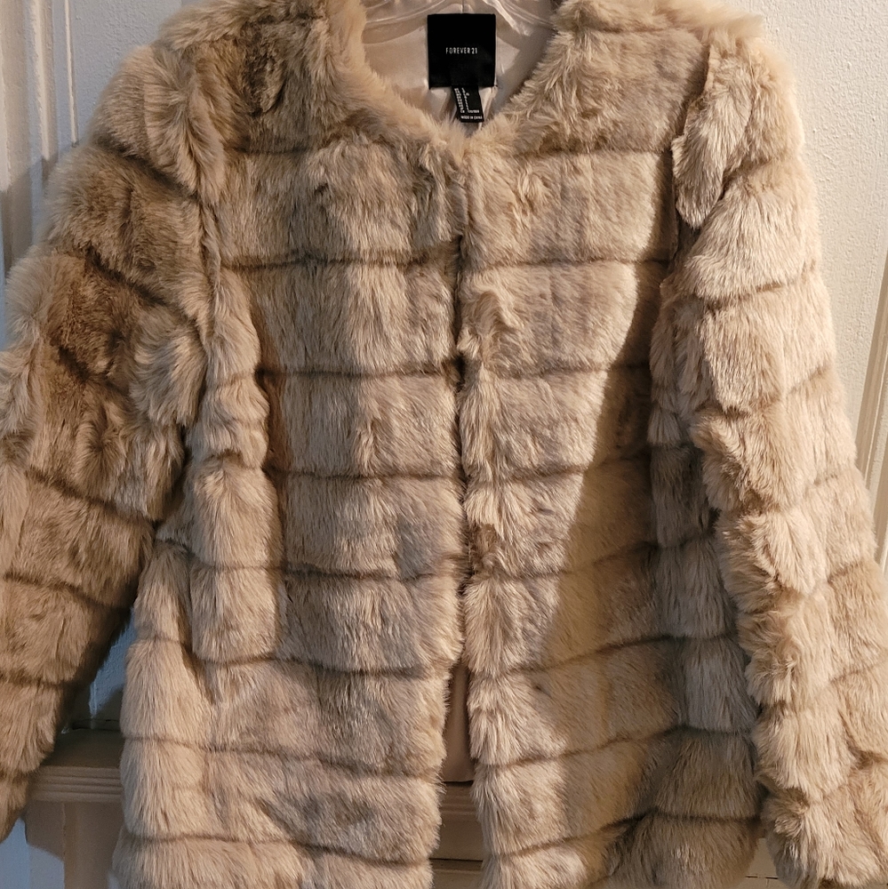 BEIGE FAUX FUR COAT JACKET BLAZER  Forever 21 Sz L